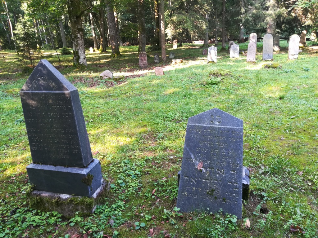 Rietavo senosios žydų kapinės